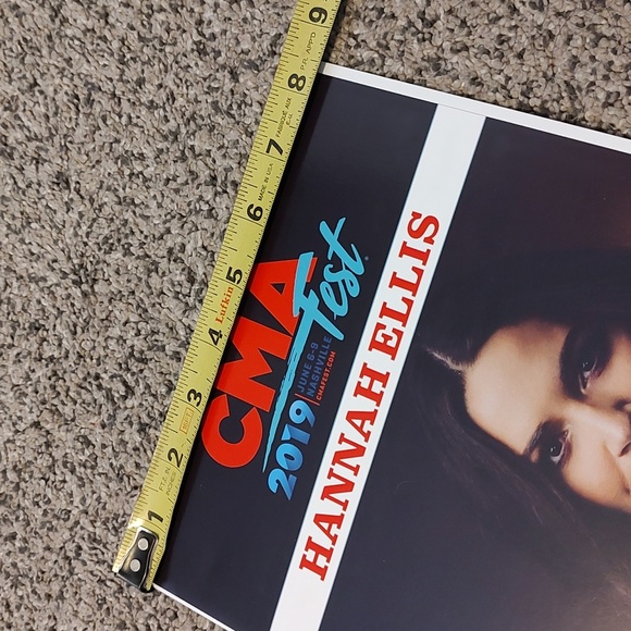 Hannah Ellis Hand Signed Autograph Photo - Picture 3 of 4